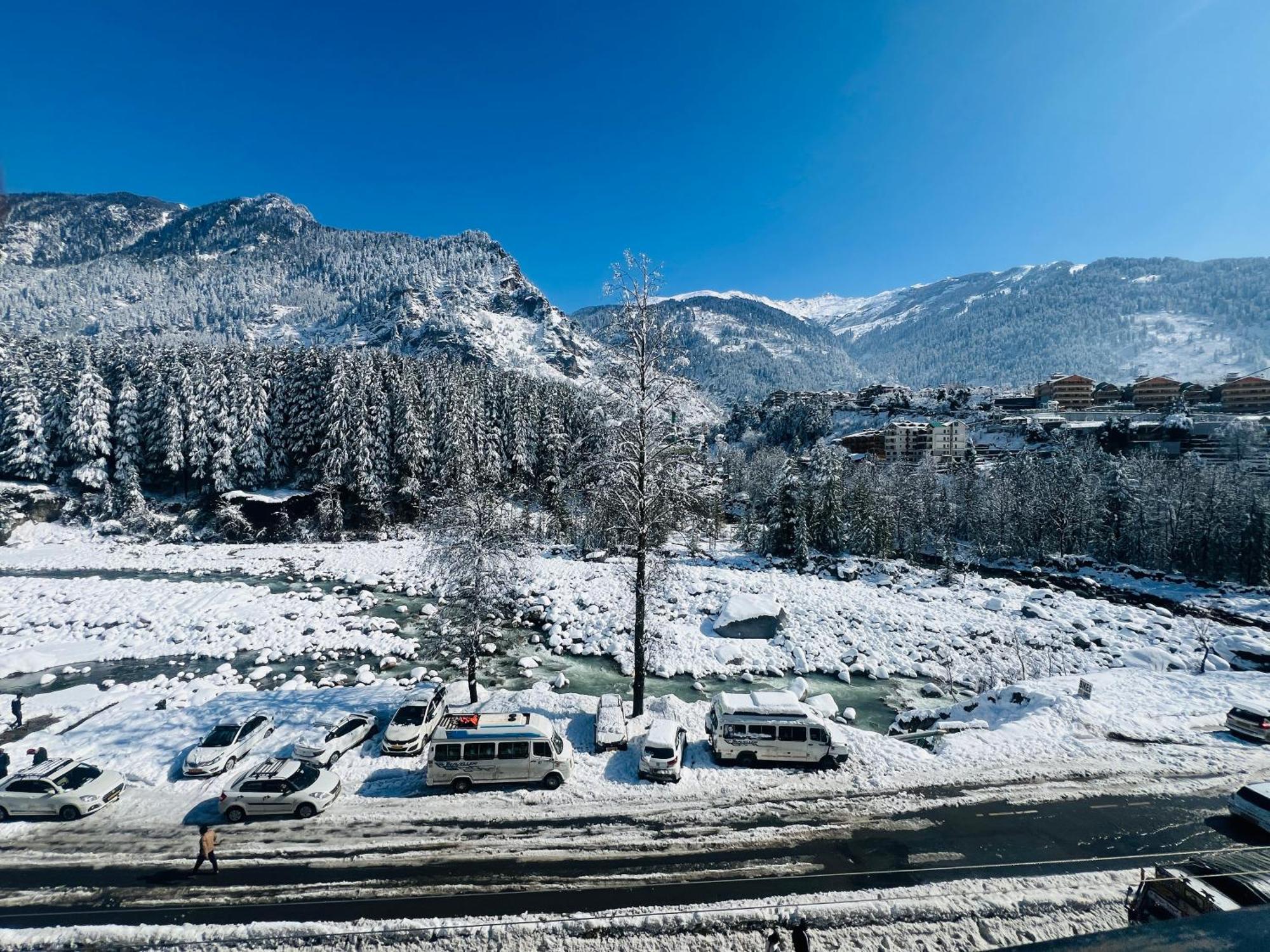 Hotel Green Link -#Near Volvo Bus Stand #Mountain View #River View #Open Terrace Manali  Exterior photo