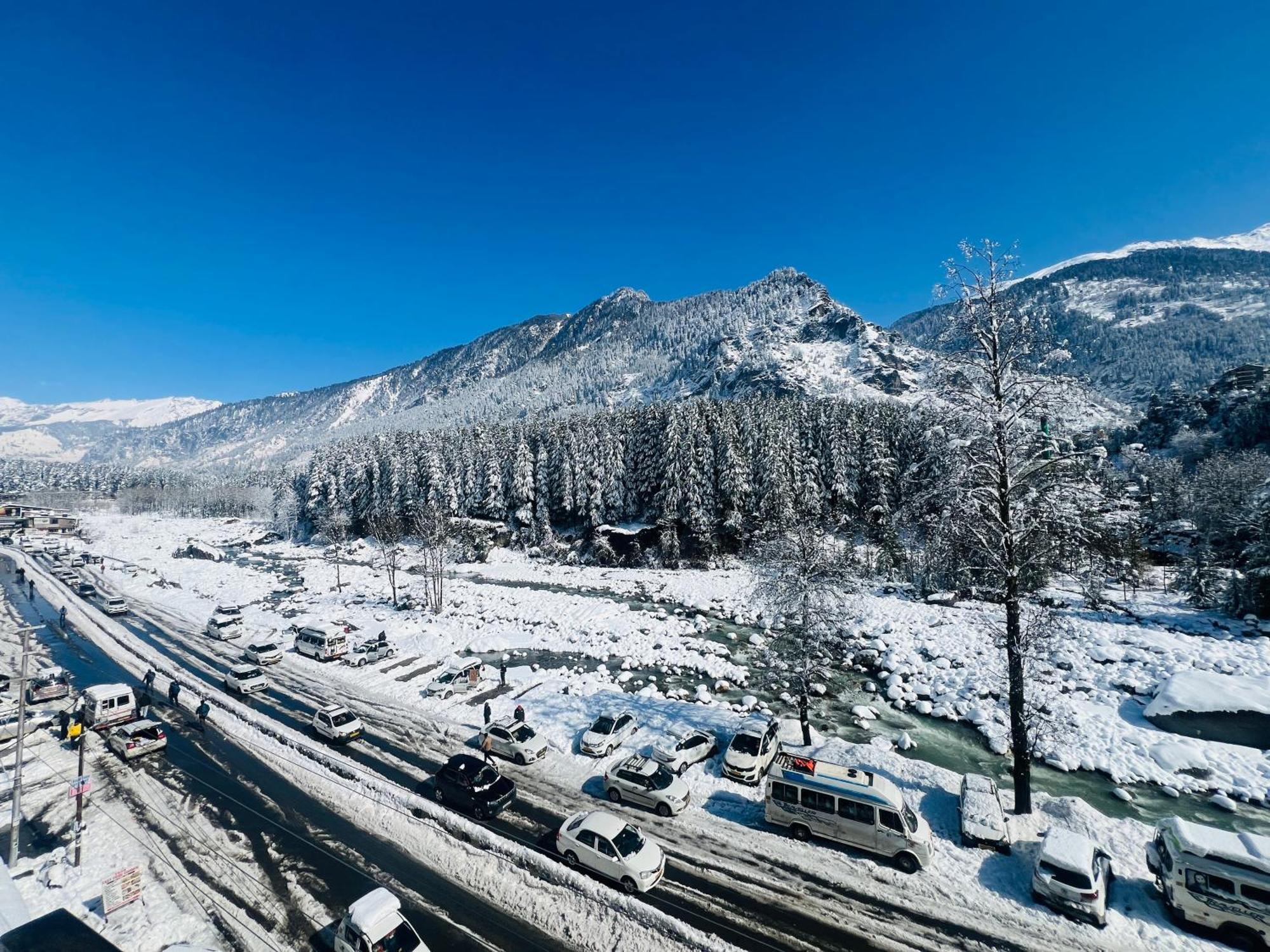 Hotel Green Link -#Near Volvo Bus Stand #Mountain View #River View #Open Terrace Manali  Exterior photo
