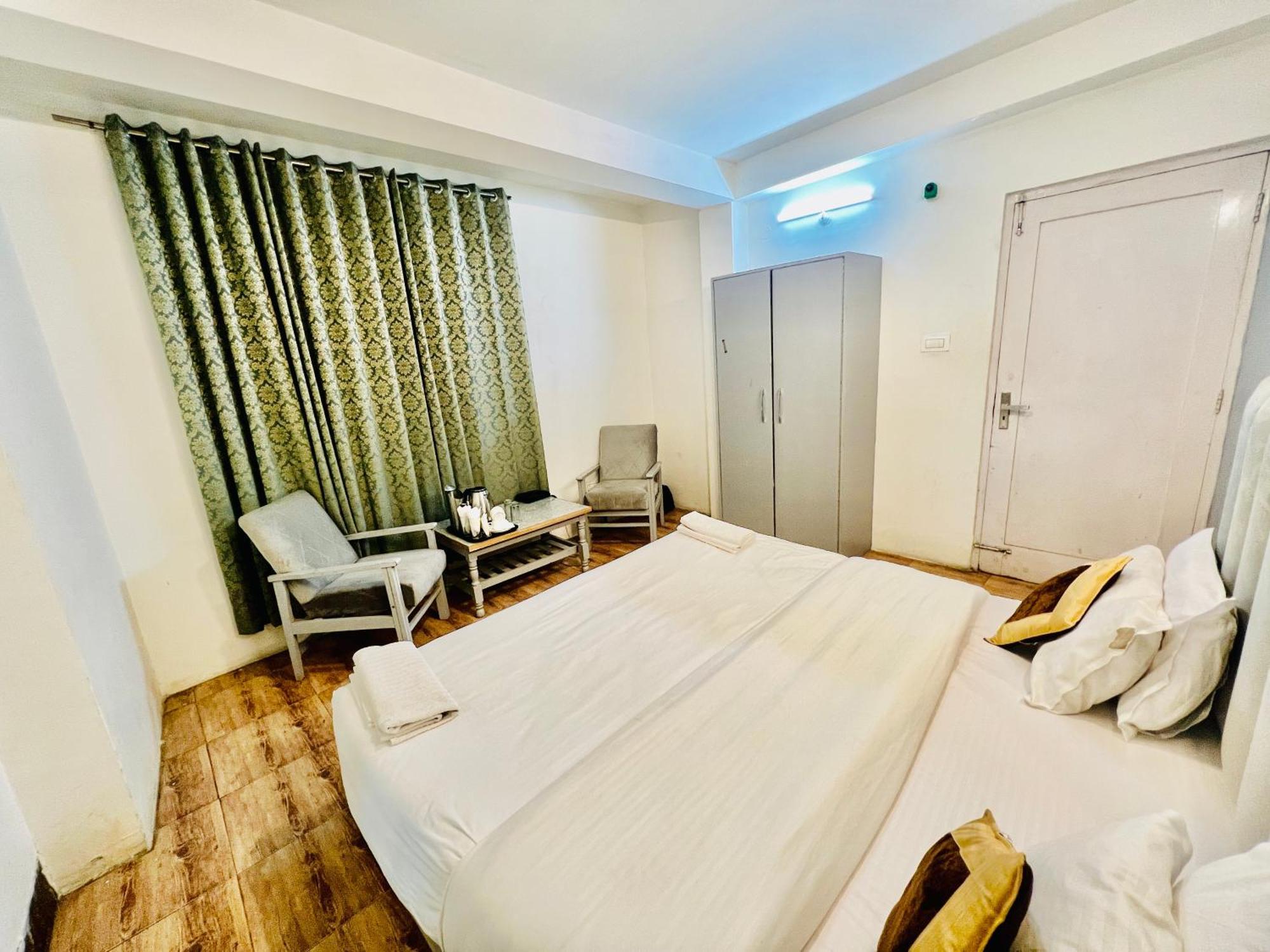 Hotel Green Link -#Near Volvo Bus Stand #Mountain View #River View #Open Terrace Manali  Exterior photo