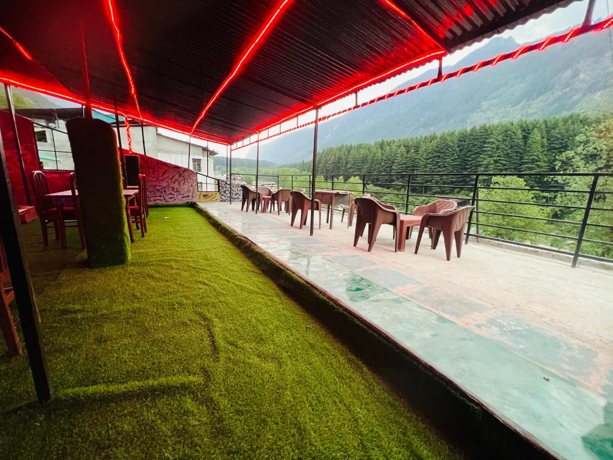 Hotel Green Link -#Near Volvo Bus Stand #Mountain View #River View #Open Terrace Manali  Exterior photo
