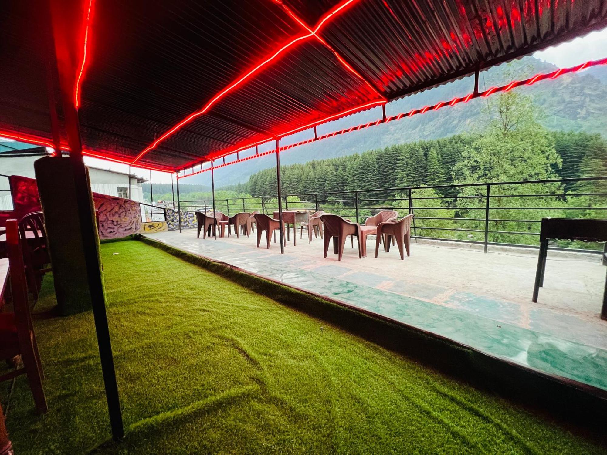 Hotel Green Link -#Near Volvo Bus Stand #Mountain View #River View #Open Terrace Manali  Exterior photo