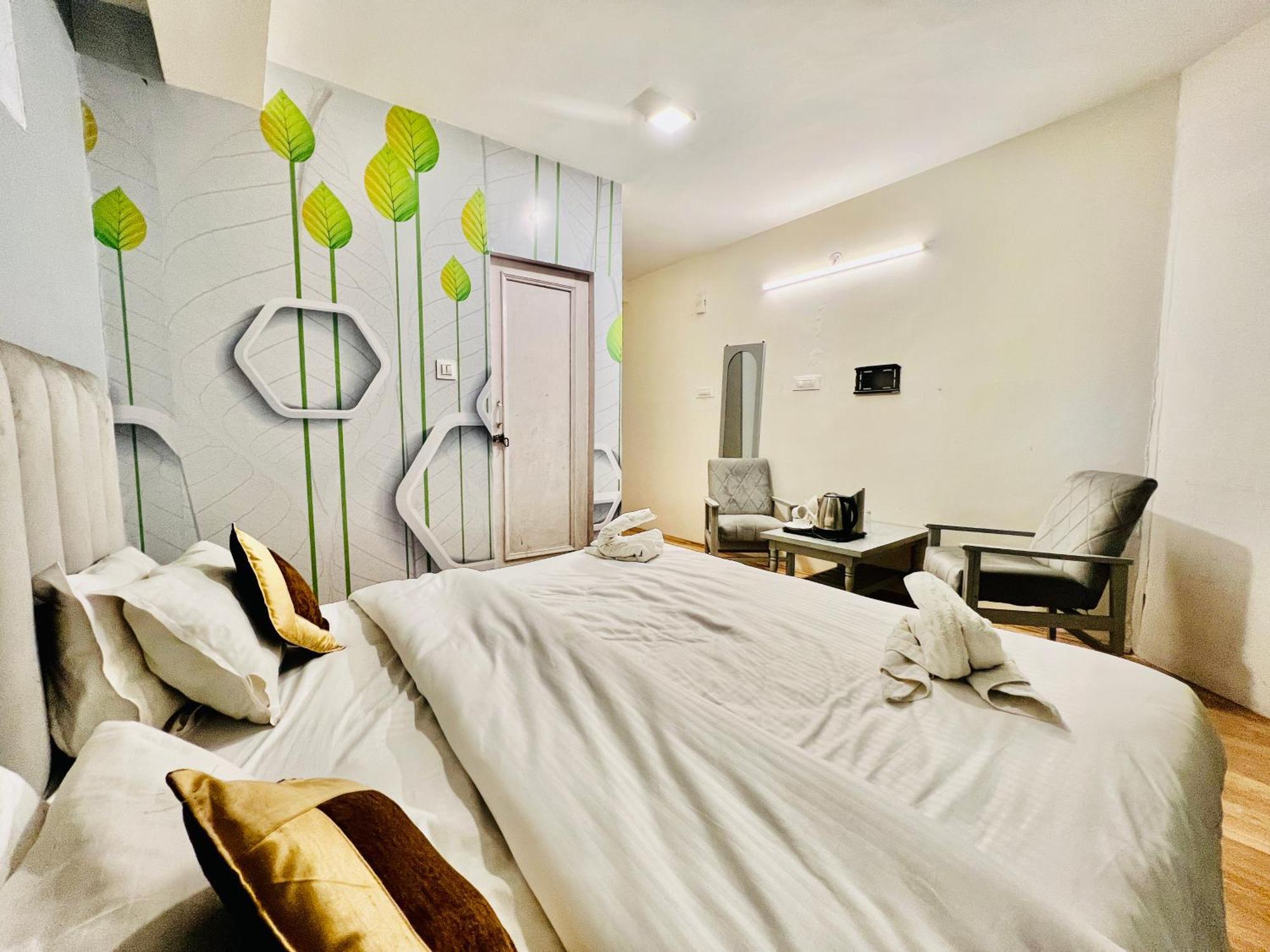 Hotel Green Link -#Near Volvo Bus Stand #Mountain View #River View #Open Terrace Manali  Exterior photo
